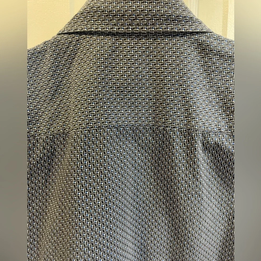 Hugo Boss short sleeve button down shirt - Picture 2 of 6